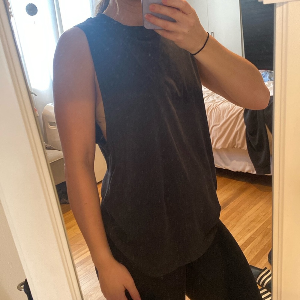 Lululemon Muscle Tee